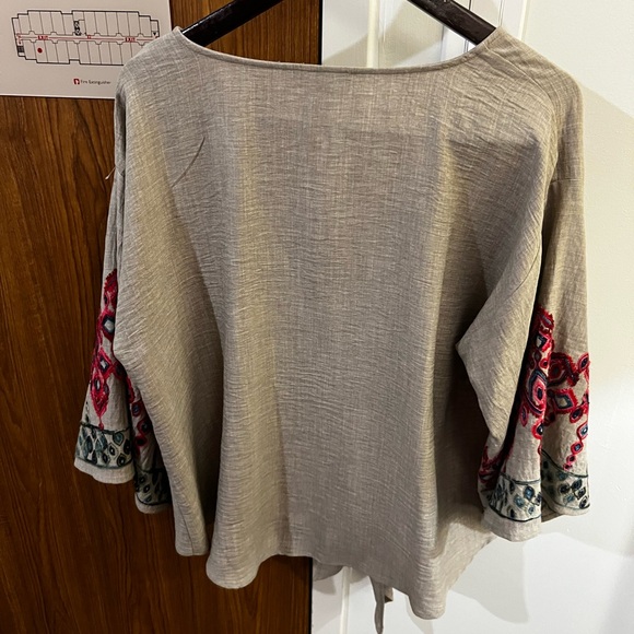 Olivia & Martin Blouse Top 1X Tan Embroidered bell Sleeve bohemian Hippie - Picture 7 of 10
